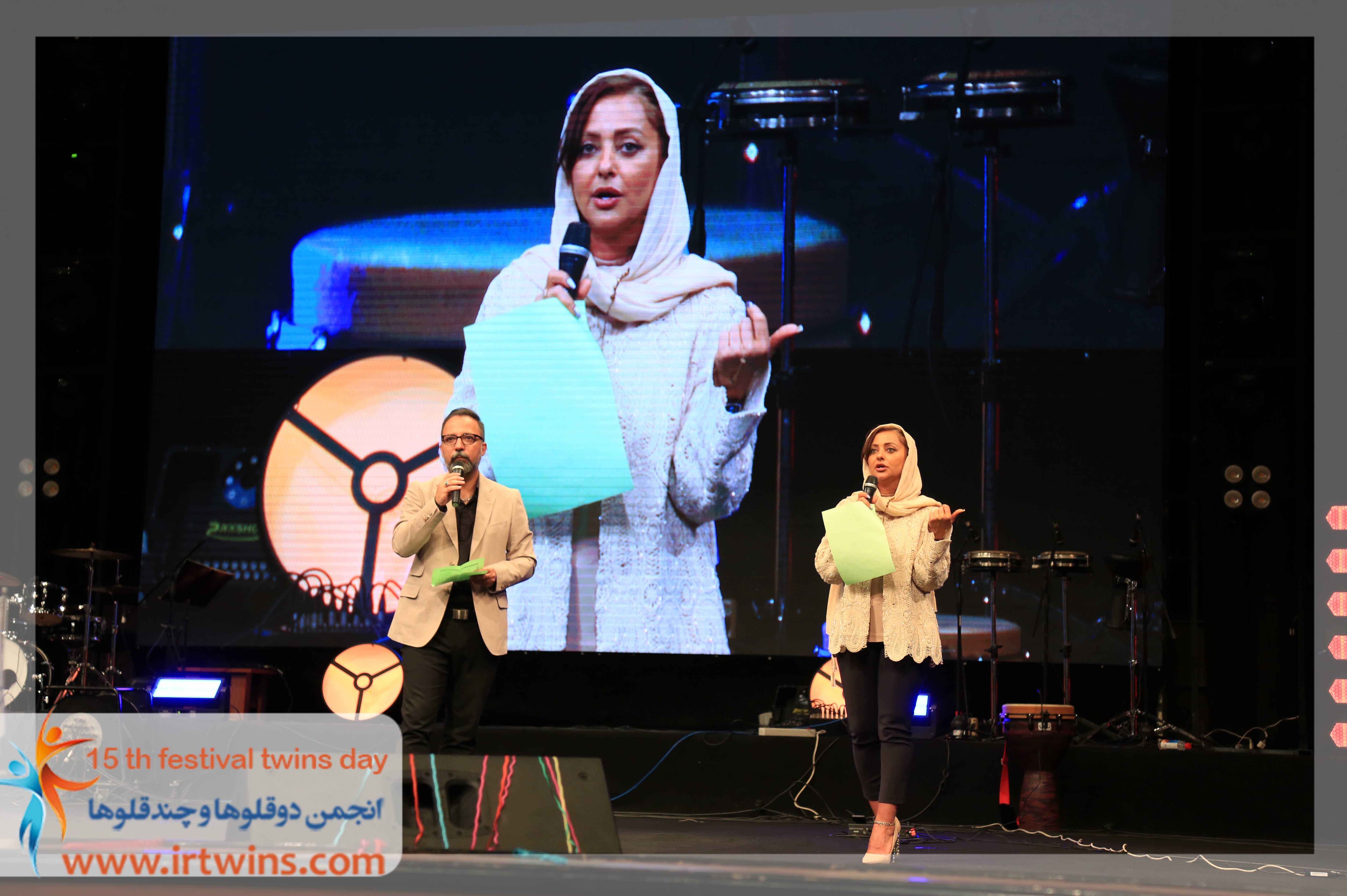پانزدهمین جشن ملی روز دوقلوها و چندقلوها 1404-محسن احتشامی- نفیسه روشن