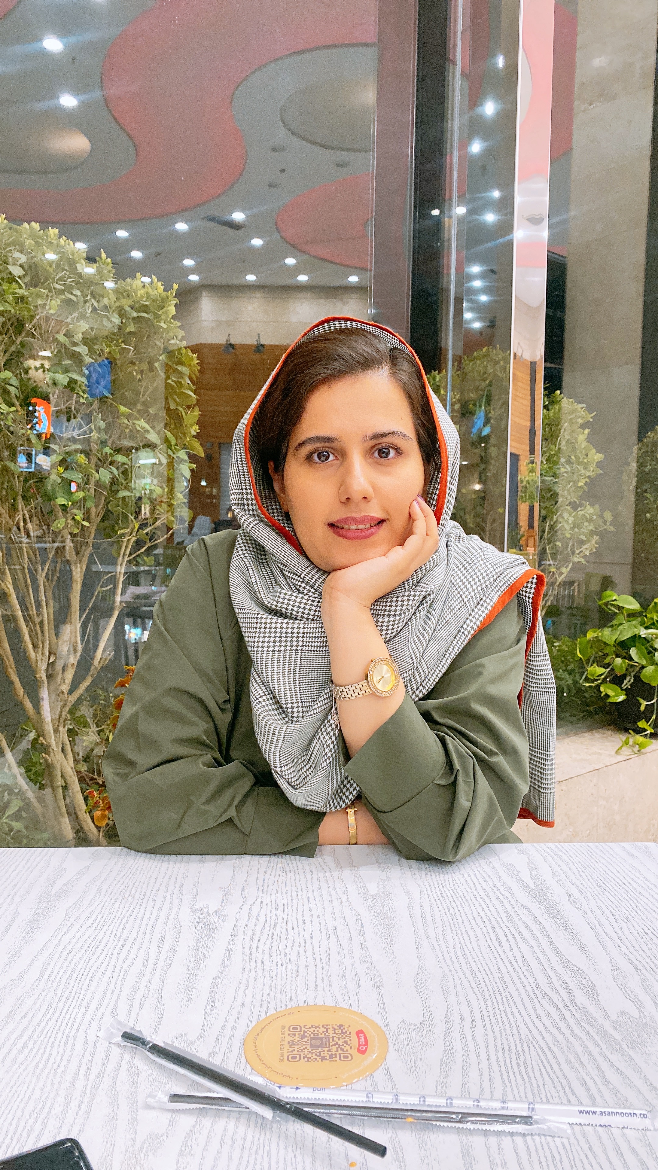مژگان همایونفر